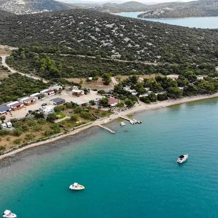 Mobile Homes Charly Campsite Tisno