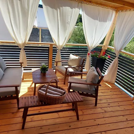 캠프장 Mobile Homes Charly 티스노