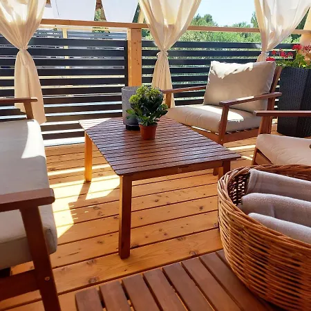 캠프장 Mobile Homes Charly 티스노