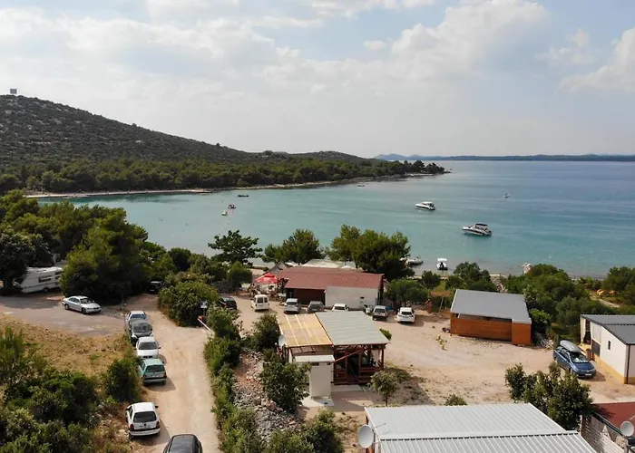 Mobile Homes Charly * Tisno