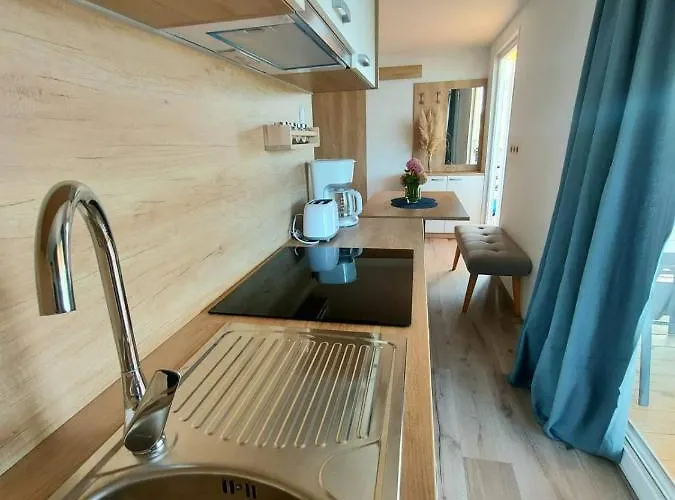 Mobile Homes Charly Campsite Tisno