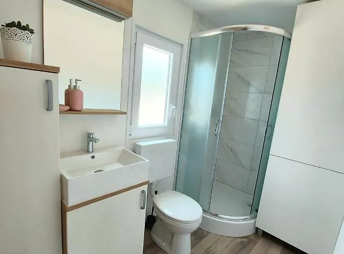 Campsite Mobile Homes Charly *