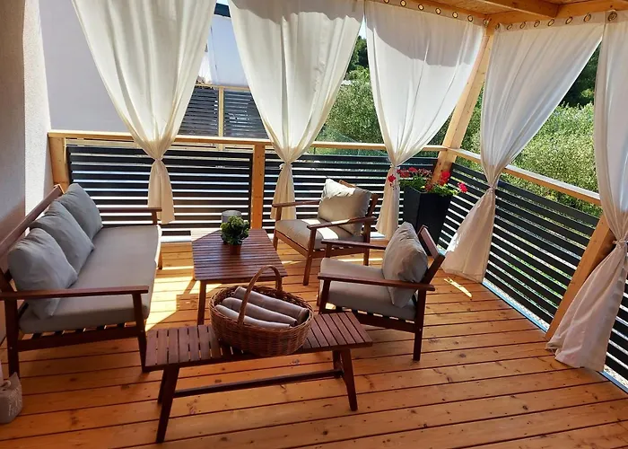 Campsite Mobile Homes Charly Tisno