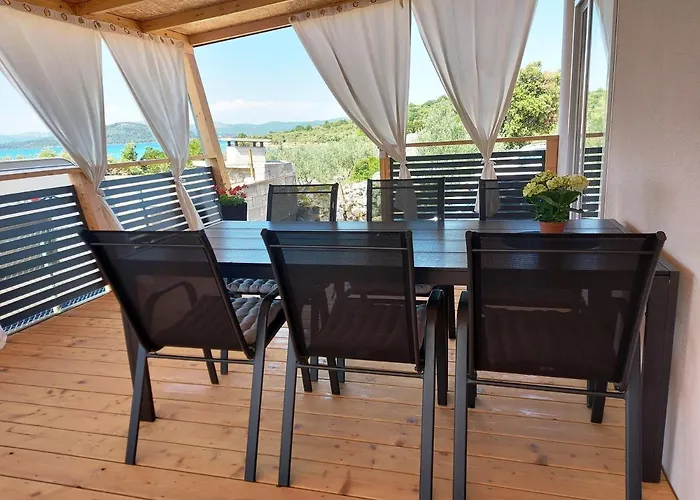 Campsite Mobile Homes Charly Tisno