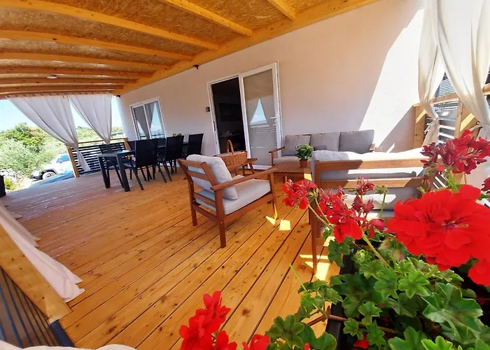 Campsite Mobile Homes Charly